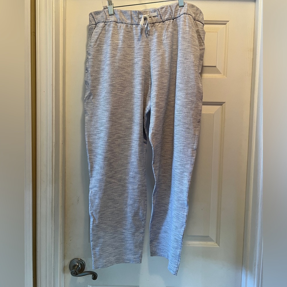 Lululemon On the Fly